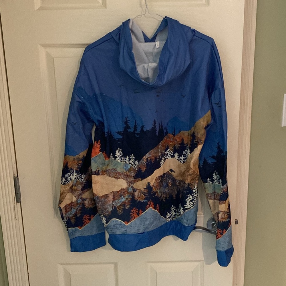 Mountain Scene Hoody - Picture 2 of 2